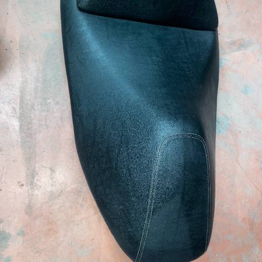 Asiento Piaggio X10 350. 